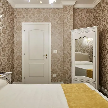“the Casanova” In Venice Apartment *